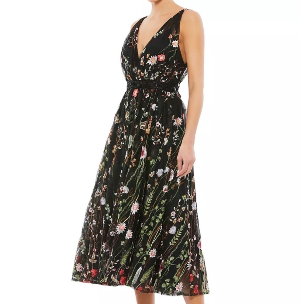 MAC DUGGAL v neck midi floral dress